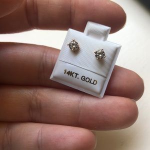 14k gold diamond stimulant earring